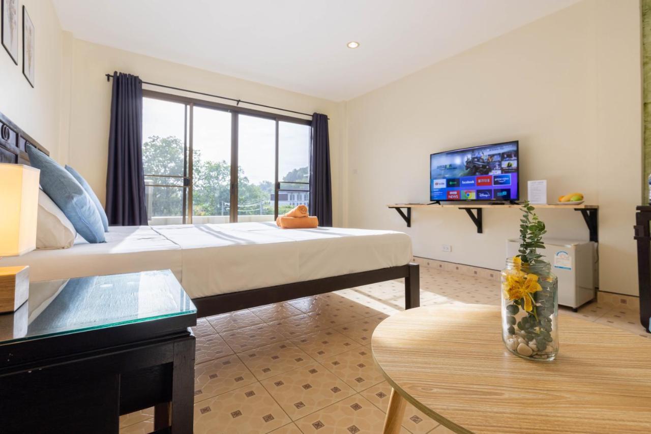 Club22 Kamala Suites, Kamala Beach Esterno foto