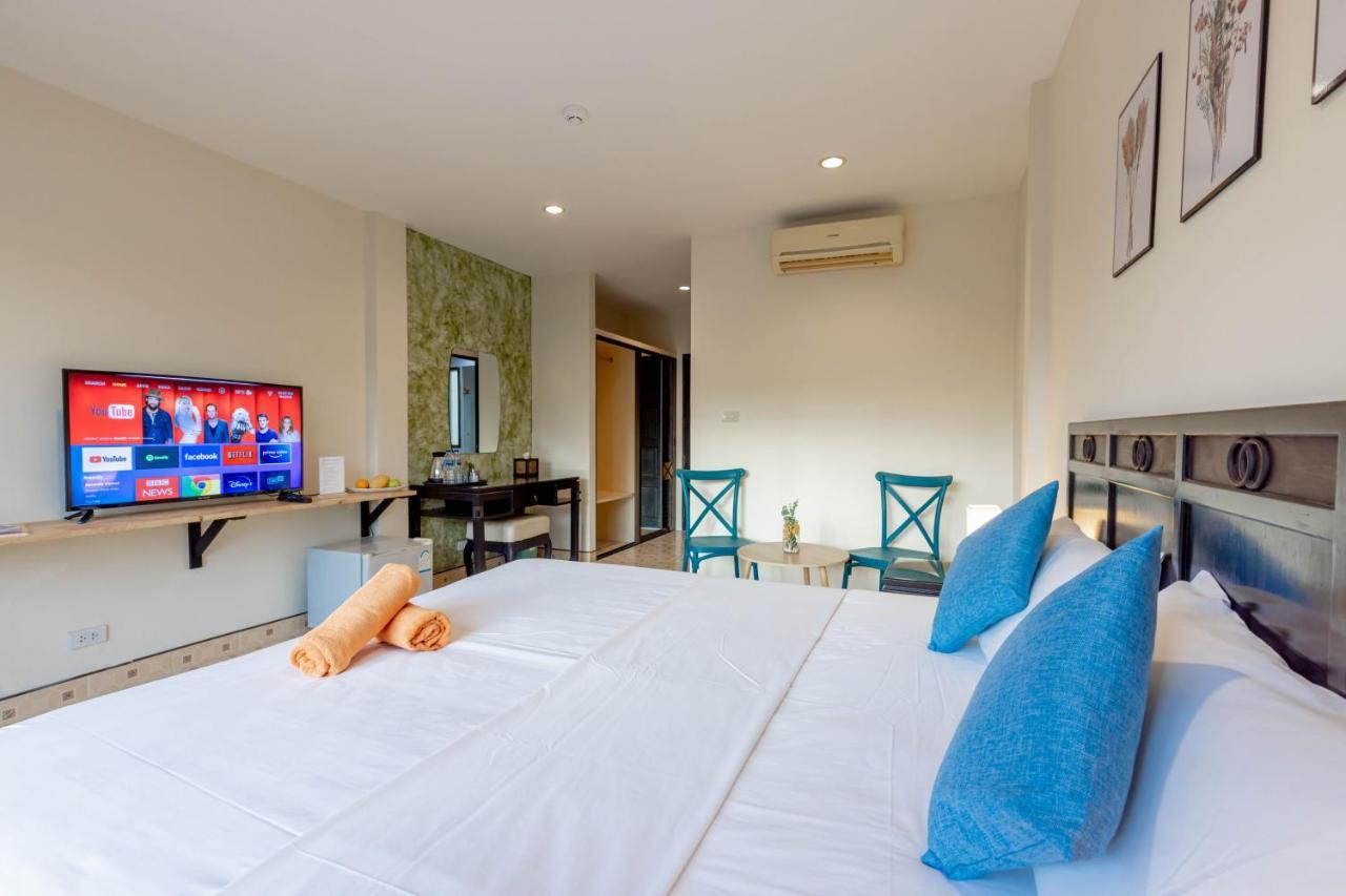 Club22 Kamala Suites, Kamala Beach Esterno foto