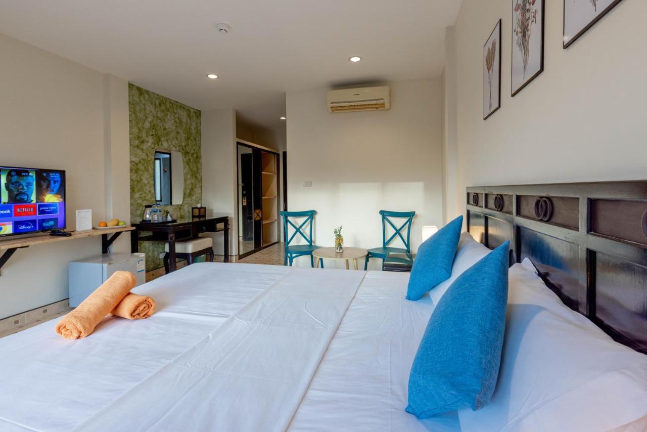 Club22 Kamala Suites, Kamala Beach Esterno foto