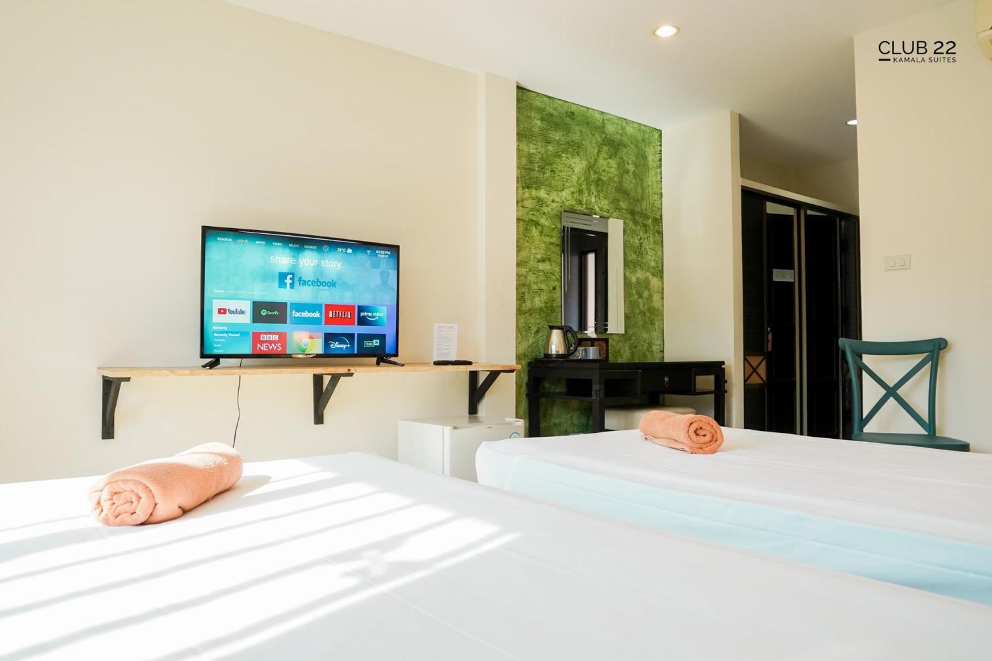 Club22 Kamala Suites, Kamala Beach Esterno foto