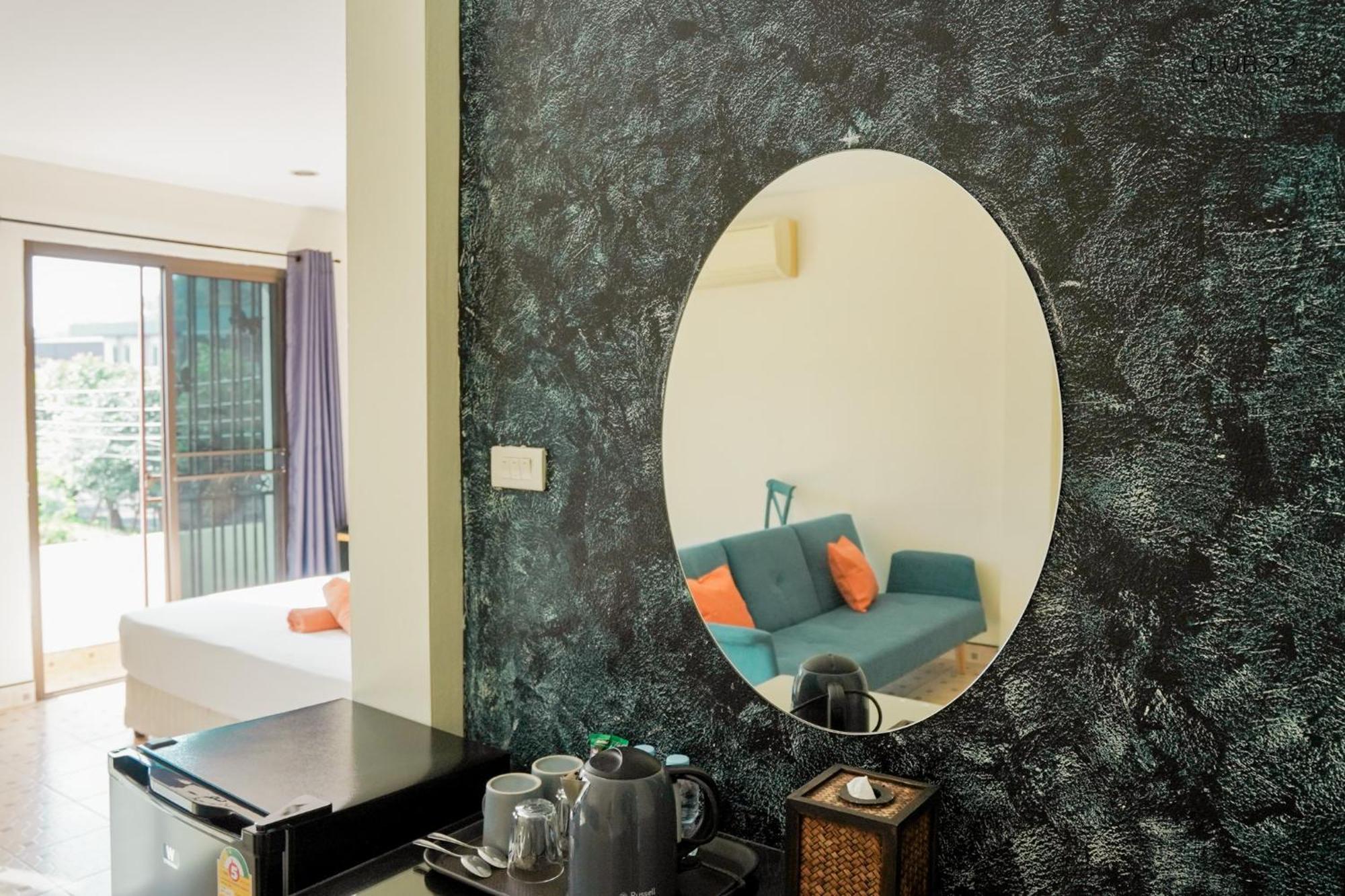 Club22 Kamala Suites, Kamala Beach Esterno foto